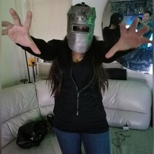 Meet your Posher, Janelle (DO NOT BUY!!)